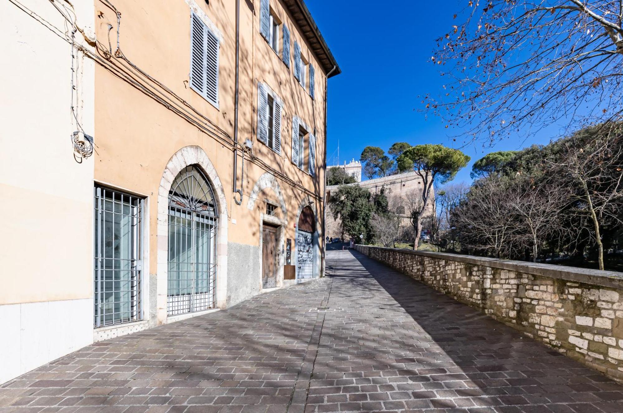 Urban Oasis: Central Apartment With Garden Perugia Zewnętrze zdjęcie